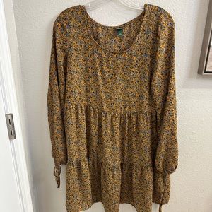 Dusty floral short dress.